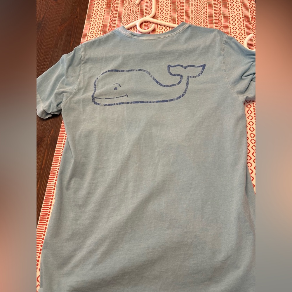 Vineyard vines tee